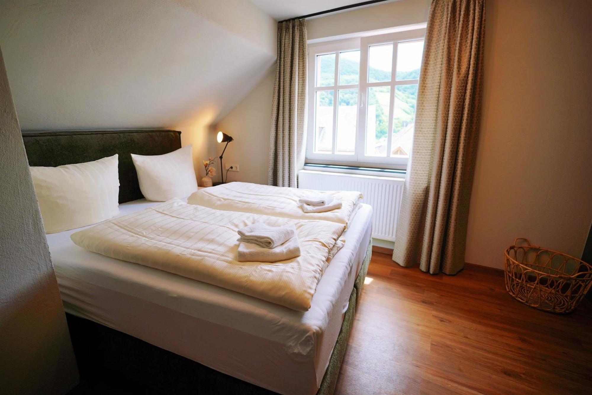 Winzerhaus Am Kardinalsberg Apartment แบร์นคาสเทล-คืสท์ ภายนอก รูปภาพ